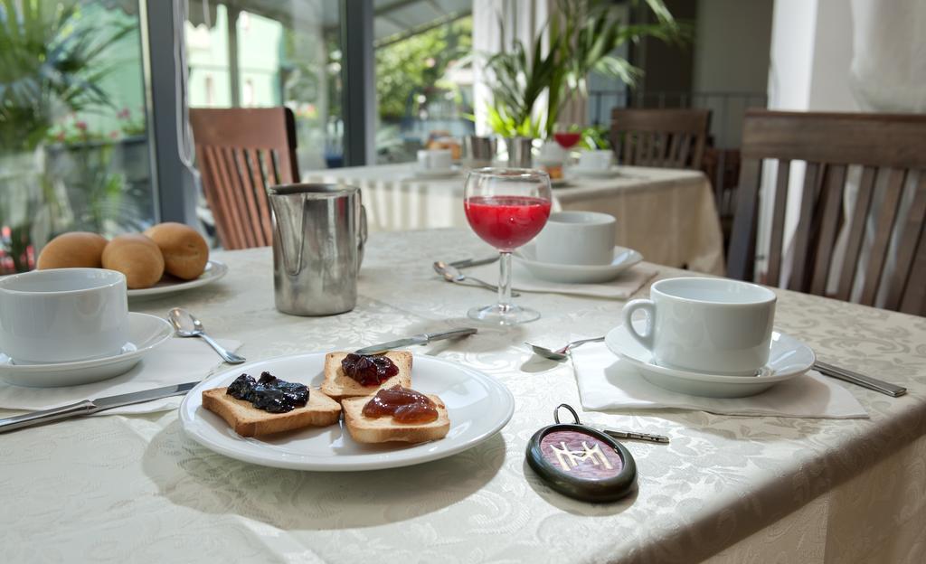 Hotel Madison กาบิชเชมาเร ภายนอก รูปภาพ