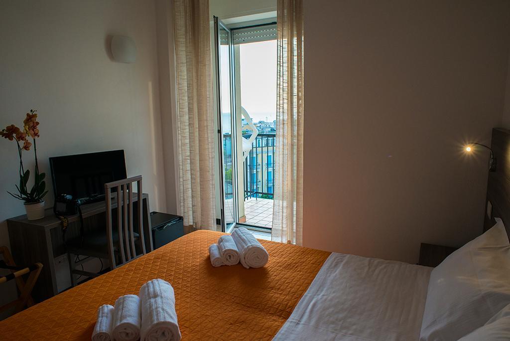 Hotel Madison กาบิชเชมาเร ภายนอก รูปภาพ