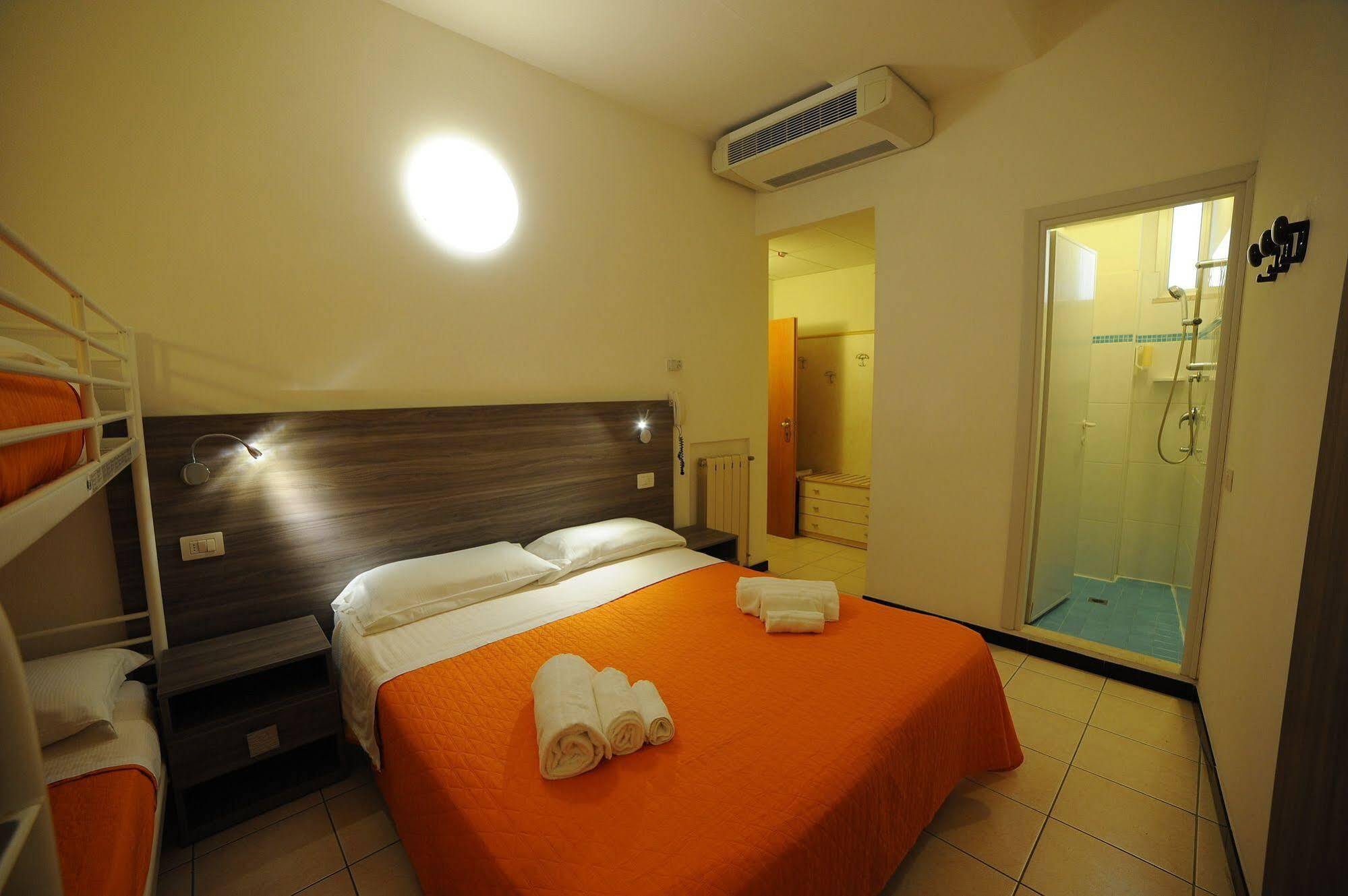 Hotel Madison กาบิชเชมาเร ภายนอก รูปภาพ