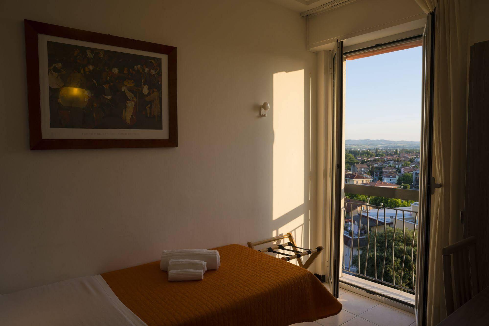 Hotel Madison กาบิชเชมาเร ภายนอก รูปภาพ