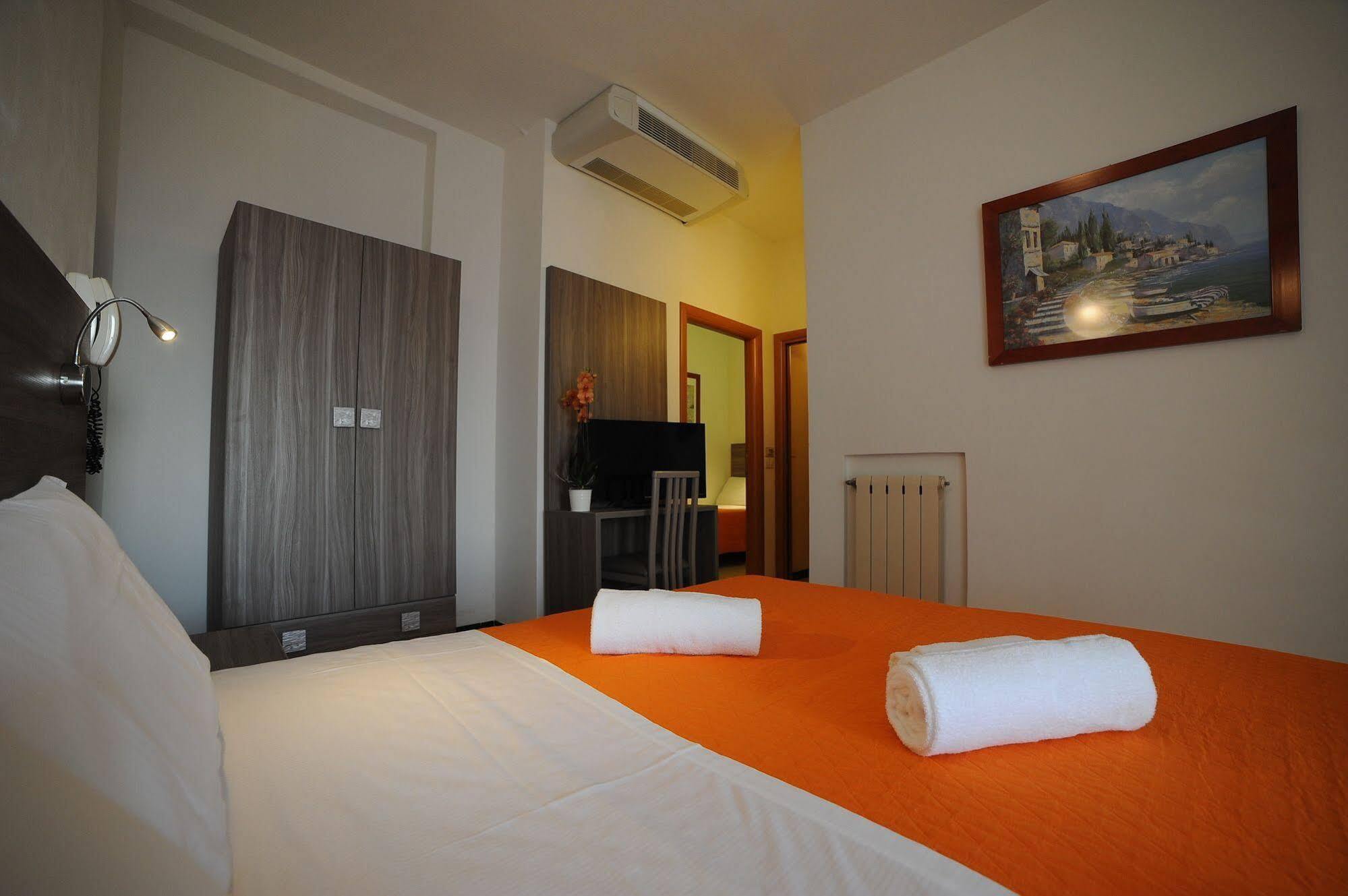 Hotel Madison กาบิชเชมาเร ภายนอก รูปภาพ