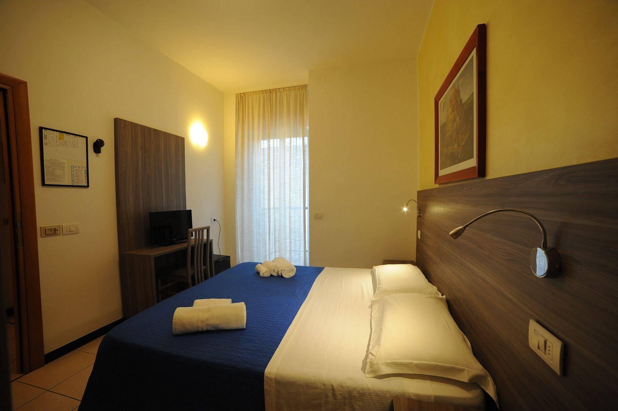 Hotel Madison กาบิชเชมาเร ภายนอก รูปภาพ